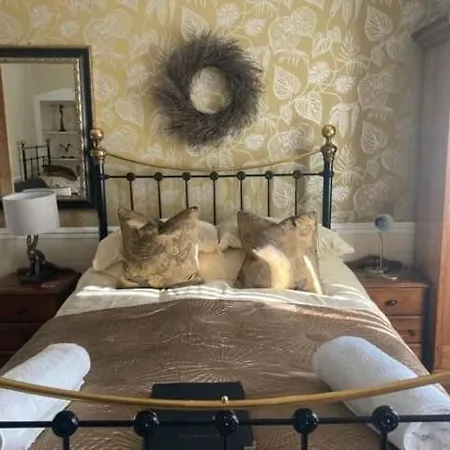 Bed & Breakfast Heathfield 4*